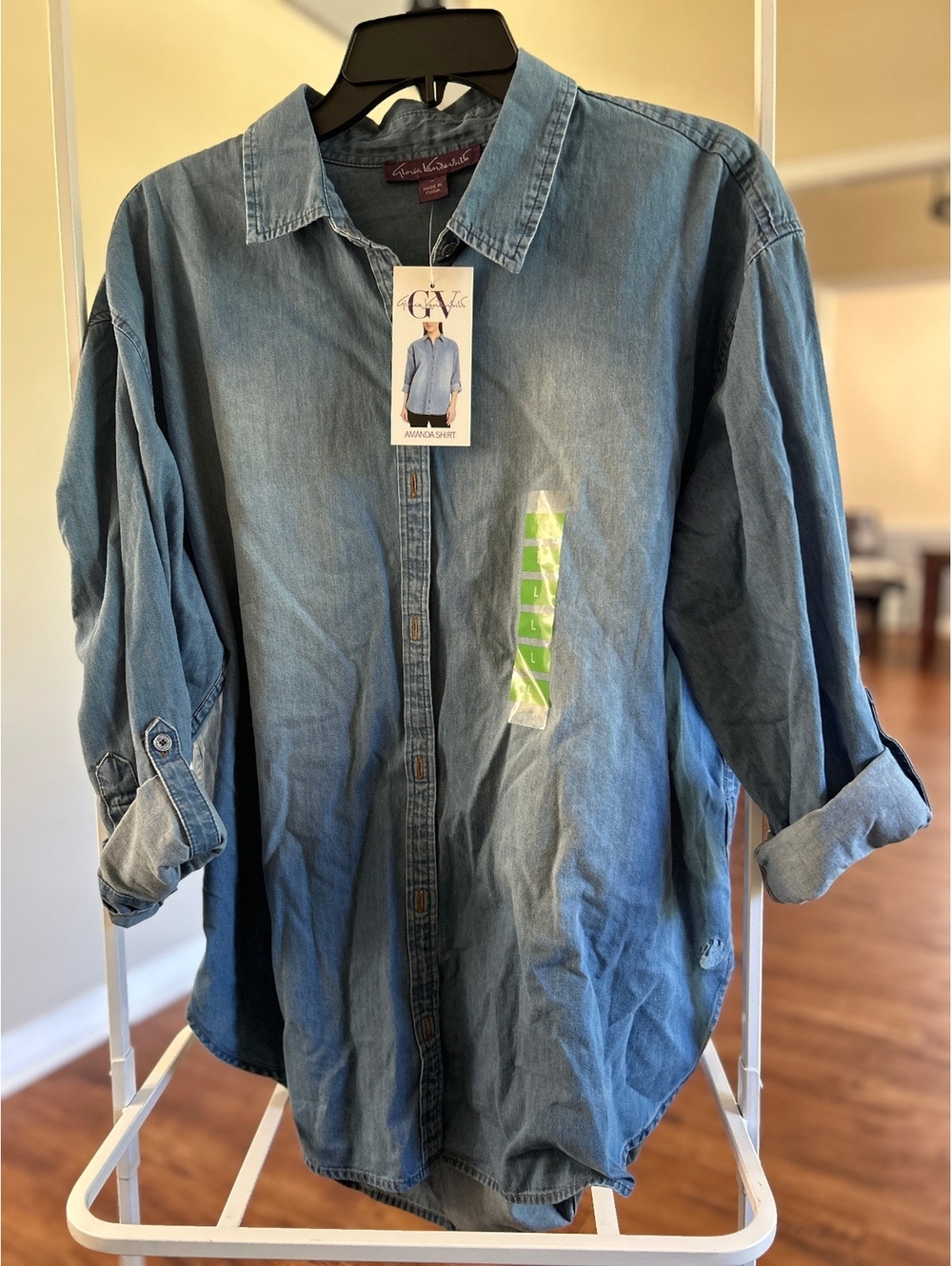 Gloria Vanderbilt Amanda Denim Shirt, Size Large NWT